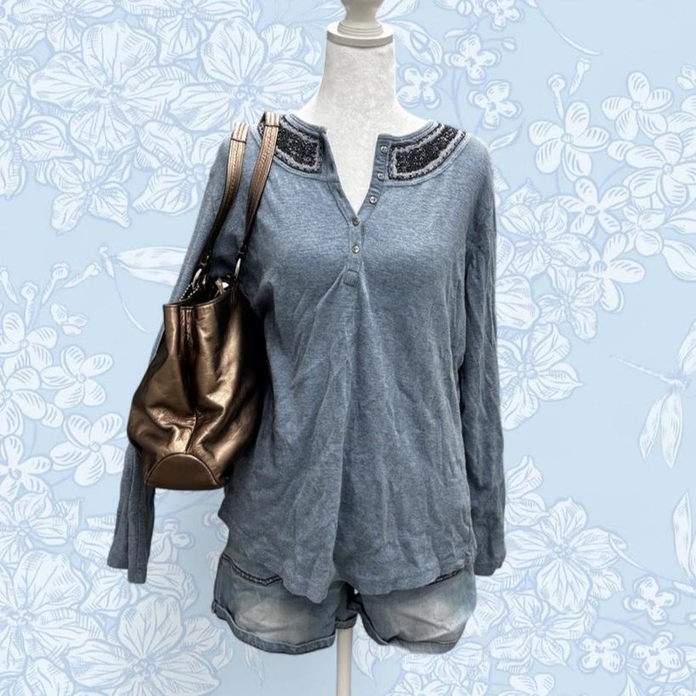 CHAPS BLUE BEADED-SHOULDER BUTTON-FRONT TOP
